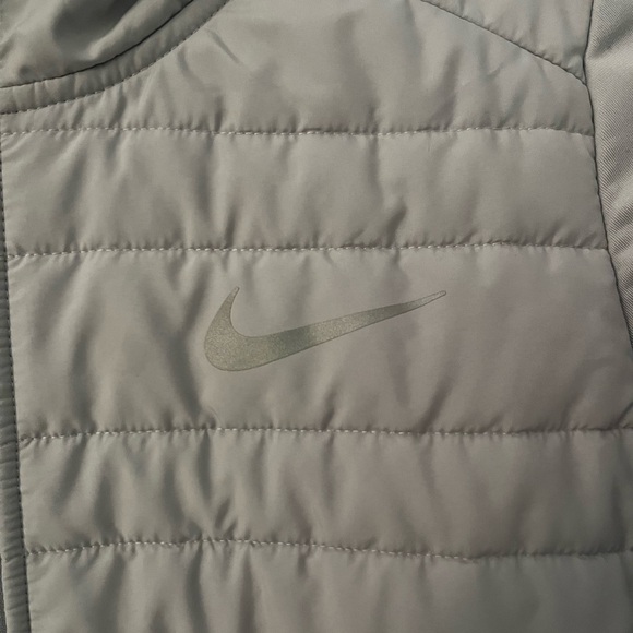 Women’s Nike Running Zip Up - Picture 5 of 7